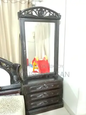 সেগুন কাঠের ড্রেসিং টেবিল