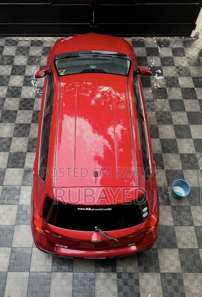 Toyota Auris 2012 রেড