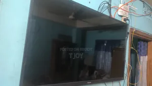 Walton 42 Inches TV
