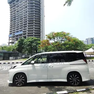 Toyota Noah 2022 Pearl