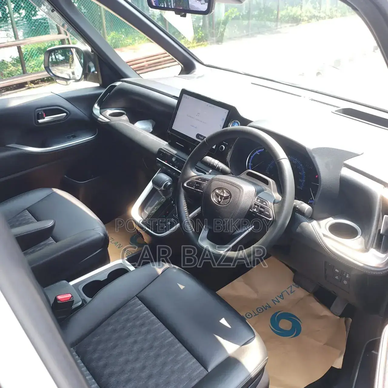 Toyota Noah 2022 Pearl