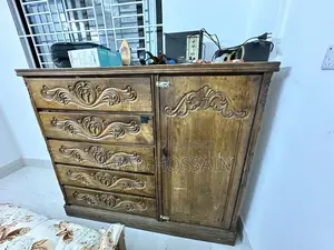 পুরাতন ওয়ারড্রব বিক্রি হবে