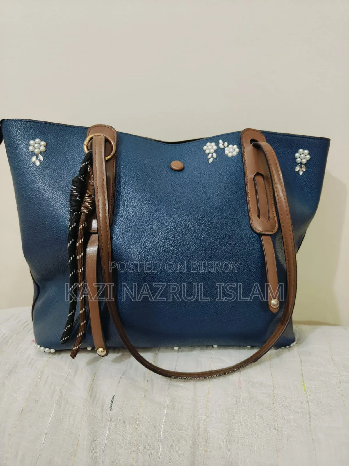 Ladies Hand Bag
