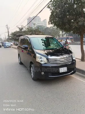 Toyota Noah 2.0 143hp YY Front Wheel Drive (5 Seater) 2012 Black