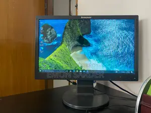 Desktop Computer Lenovo 8GB AMD Ryzen 3 SSD 128GB