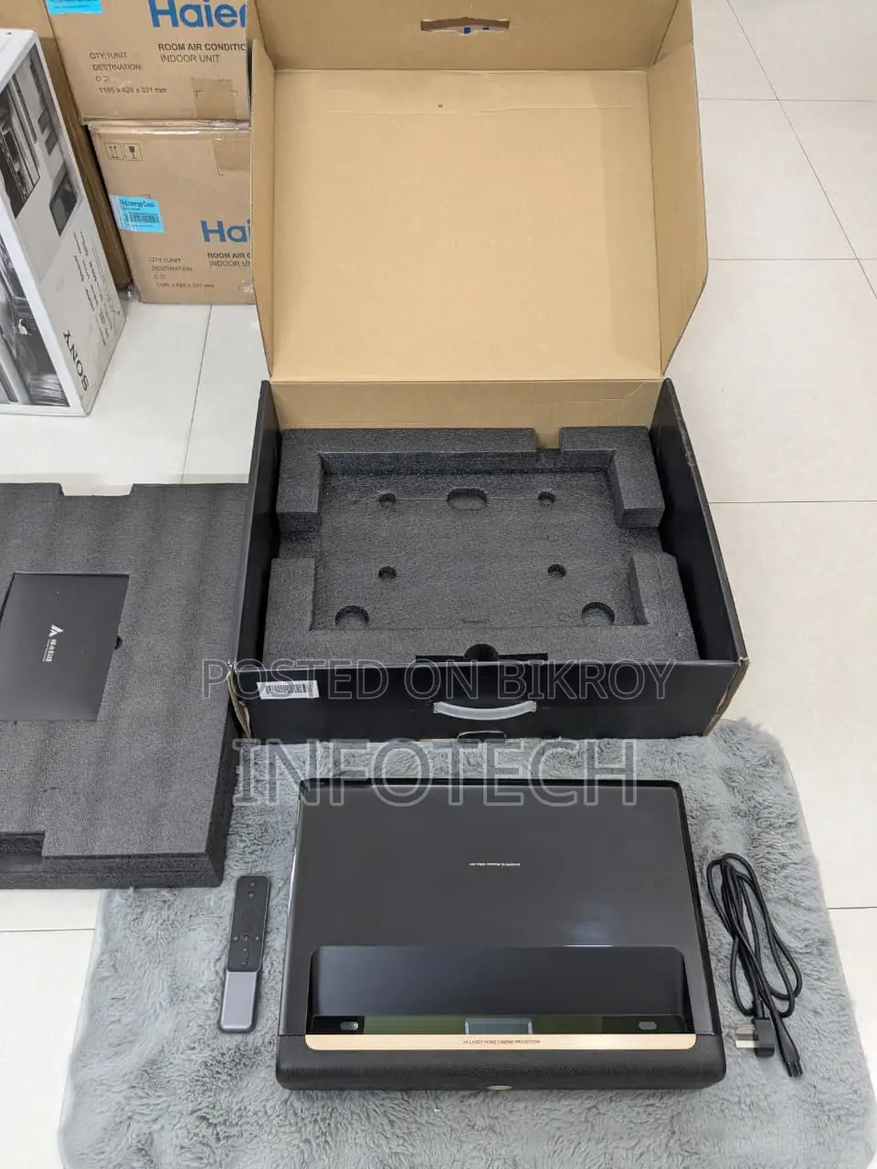 Wemax A300 9000 Lumens Alpd Ultra Short Throw Laser Projector