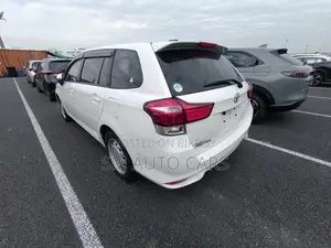 Toyota Corolla Fielder 1.5 Petrol FWD 2021 White