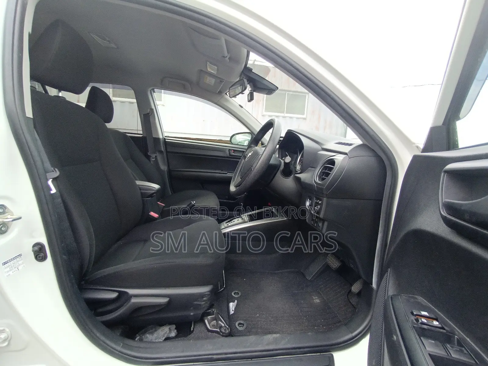 Toyota Corolla Fielder 1.5 Petrol FWD 2021 White