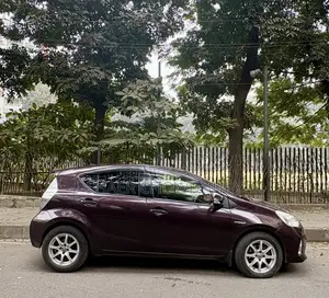 Toyota Aqua 2014 Maroon