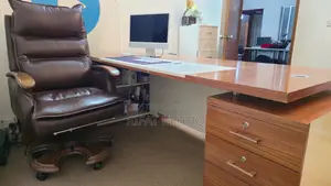 CEO Table Premium Hatil Style