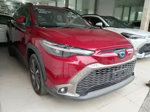 টয়োটা করোলা ক্রস ২০২১ রেড