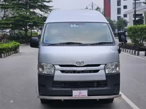 Toyota HiAce 2017 Silver