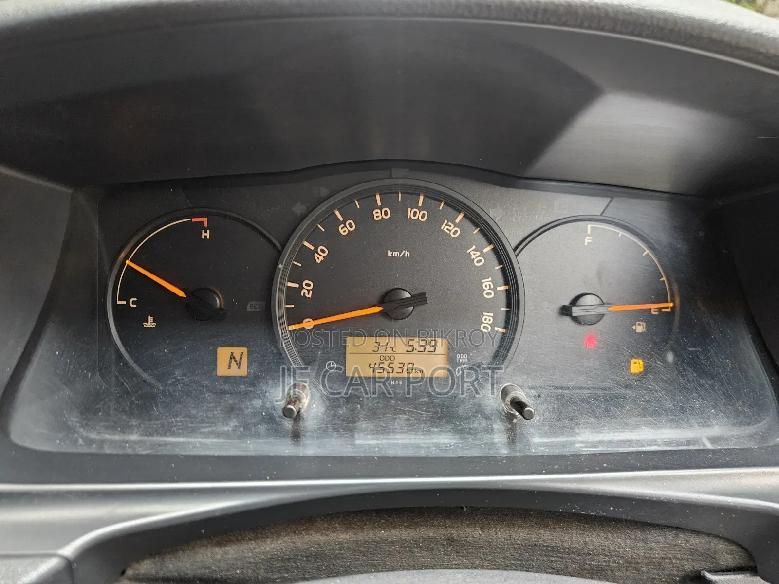 Toyota HiAce 2017 Silver