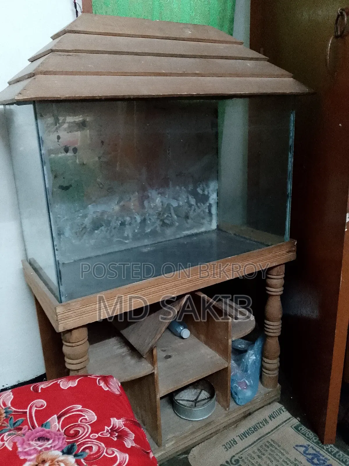 স্ট্যান্ড অ্যাকোয়ারিয়াম