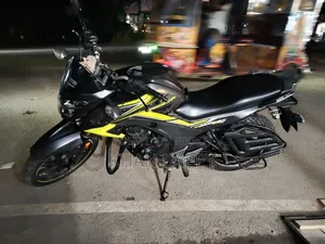 Honda CBR 2025 Yellow
