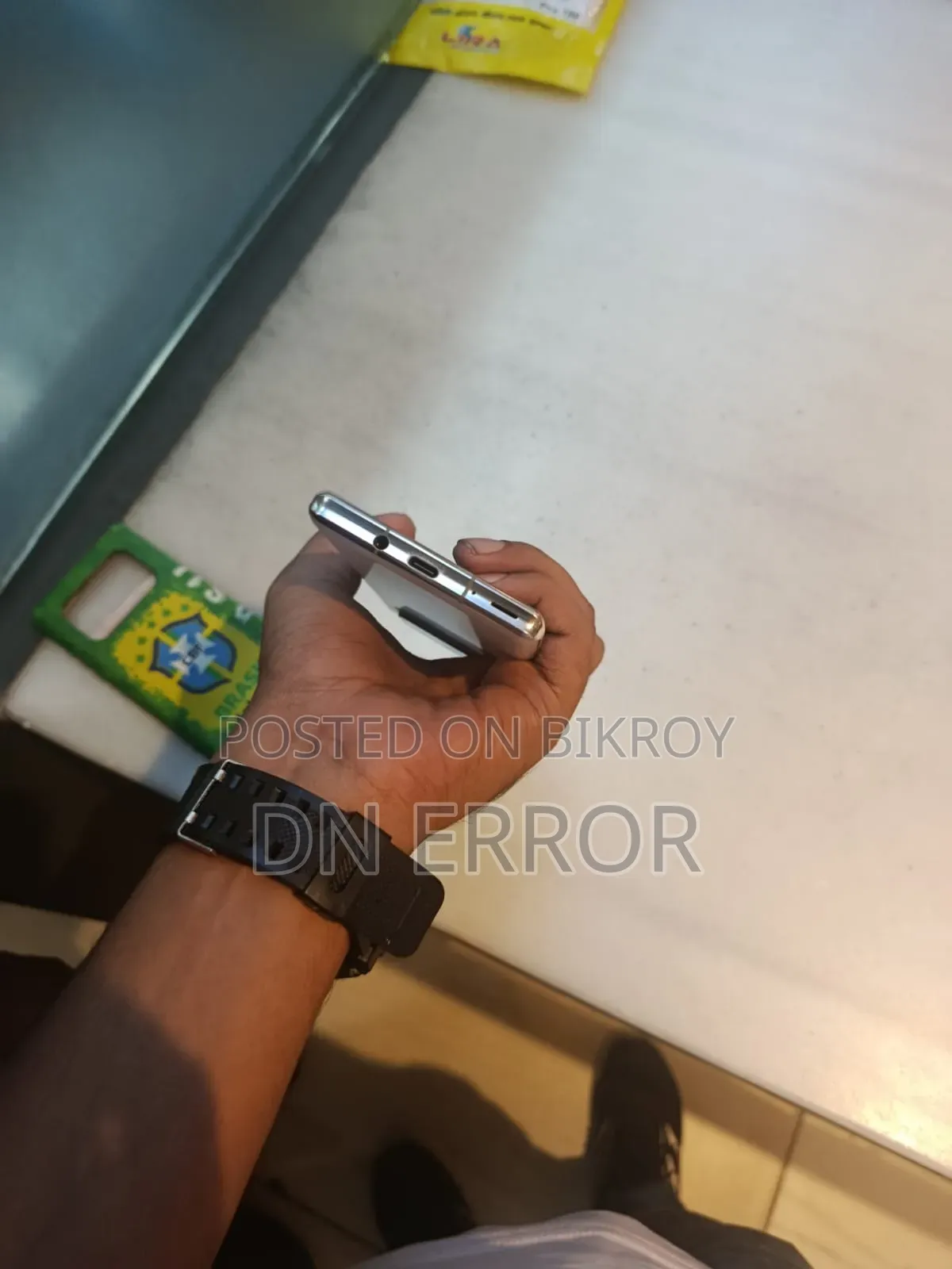 Sharp Aquos R6 128 GB White