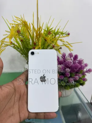 Apple iPhone SE (2022) 64 GB White