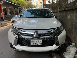 Mitsubishi Pajero 2016 Pearl