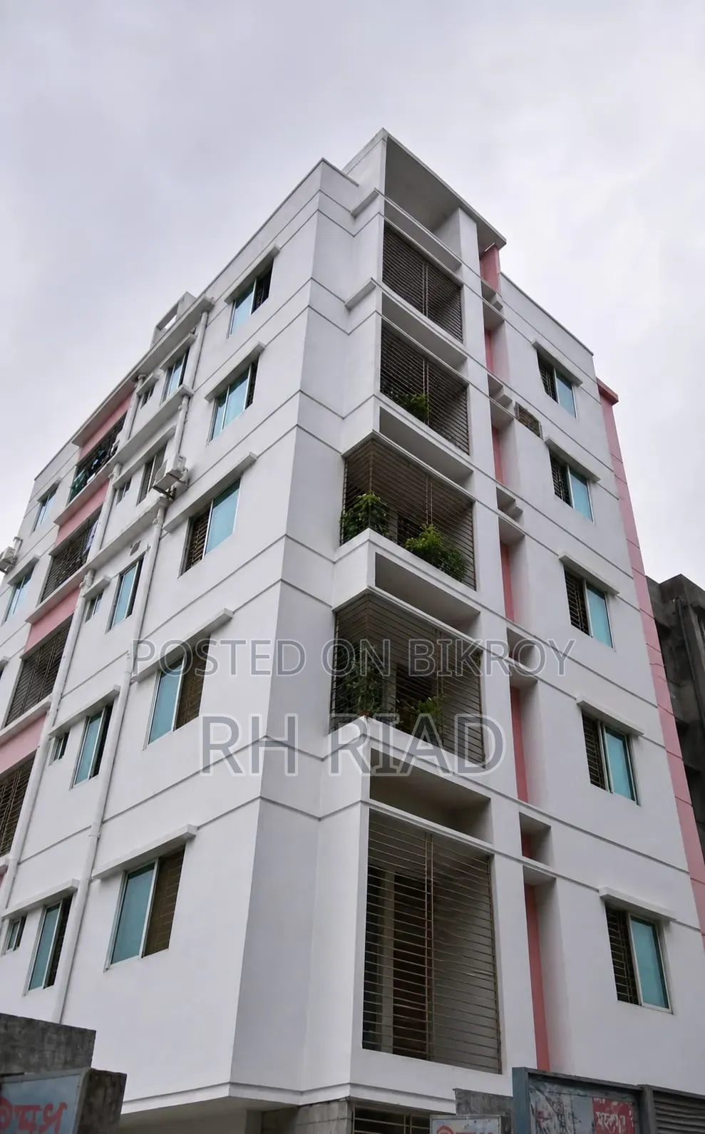 Furnished 2bdrm Apartment in Mohol Garden, Banasree for Sale