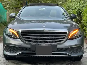Mercedes-Benz E200 2020 Gray