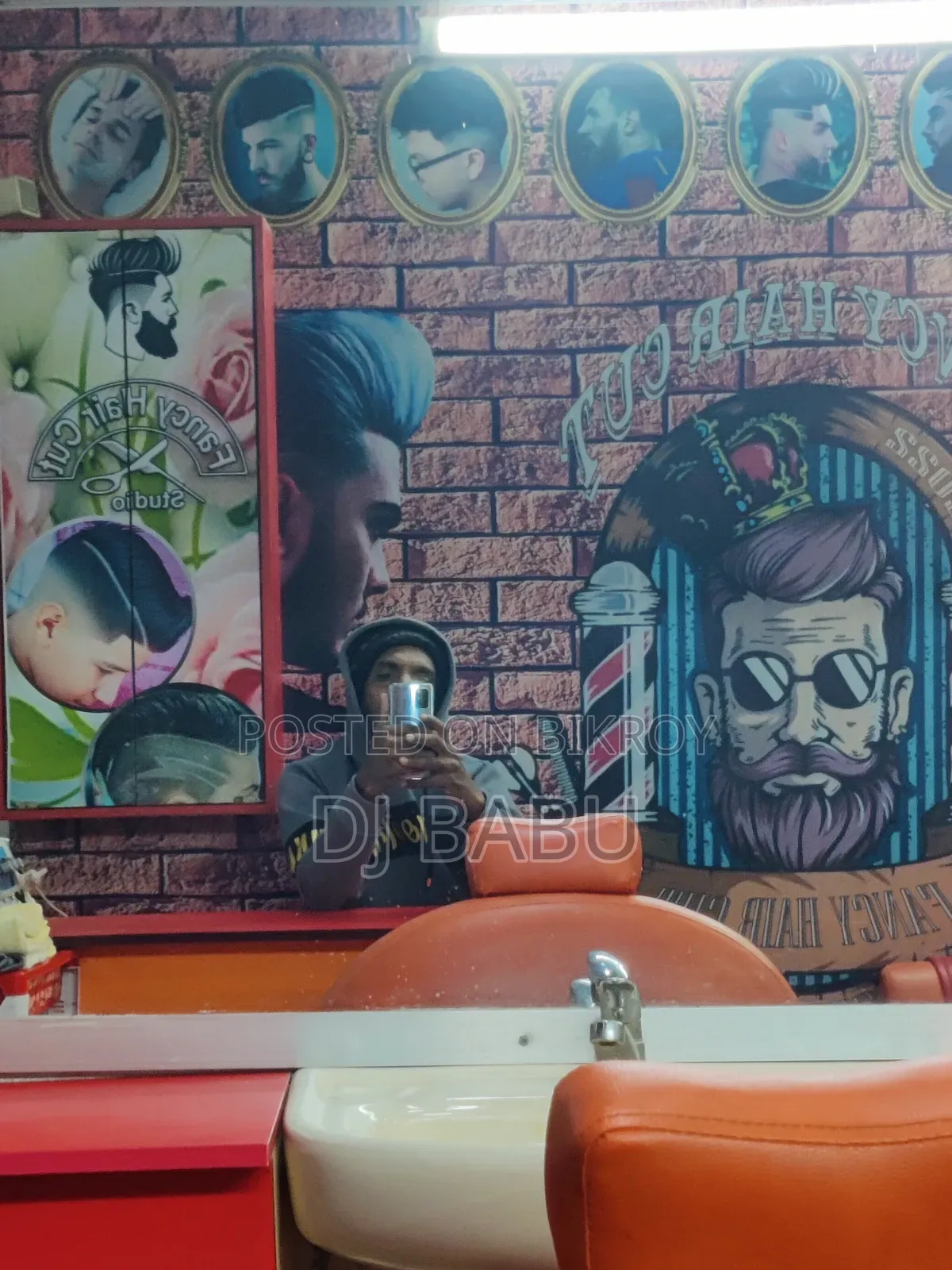 Gents Parlour