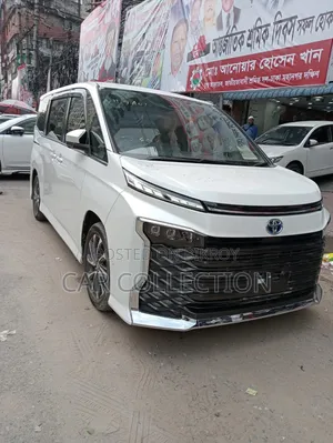 Toyota Voxy 2025 Pearl
