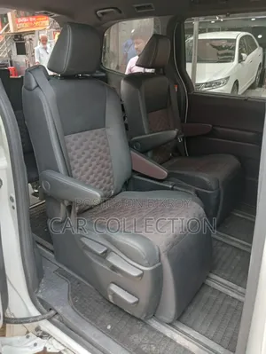 Toyota Voxy 2025 Pearl