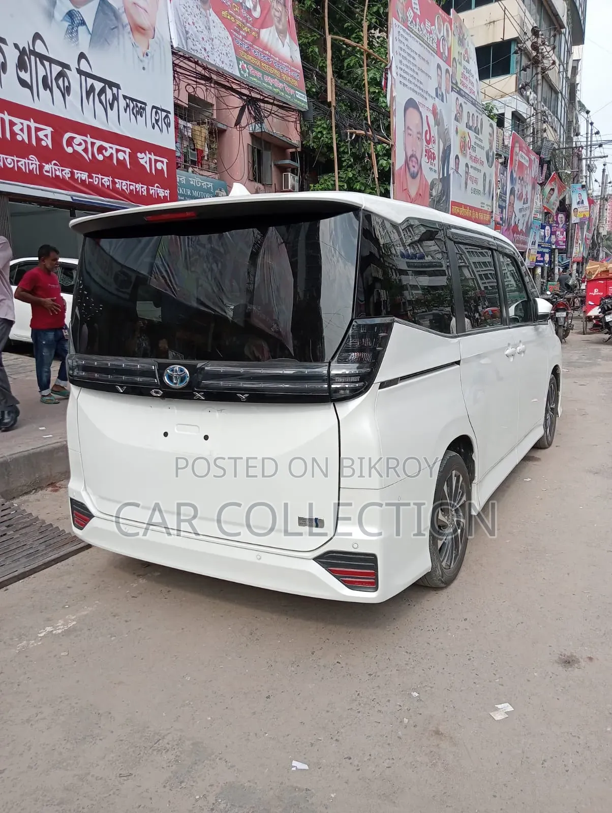 Toyota Voxy 2025 Pearl