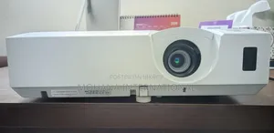 Hitachi CP-X3030WN Projector