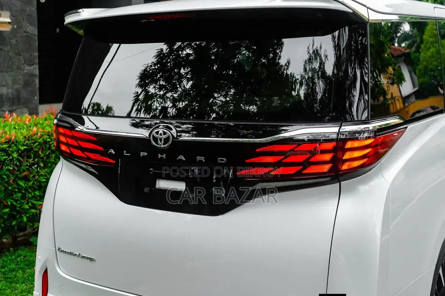 Toyota Alphard 2.5 Hybrid AWD 2023 Pearl
