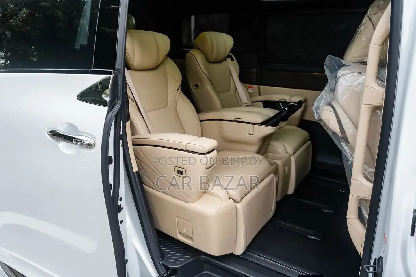 Toyota Alphard 2.5 Hybrid AWD 2023 Pearl