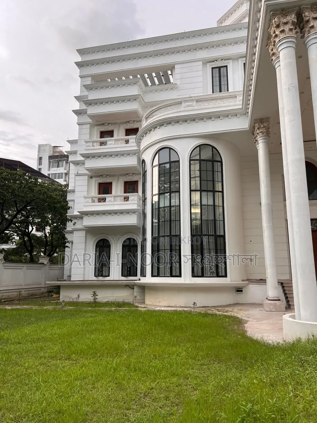 20bdrm Block of Flats in August 01, Basundhara for Sale