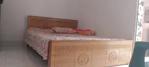 জরুরি টাকার প্রয়োজনে খাট বিক্রি