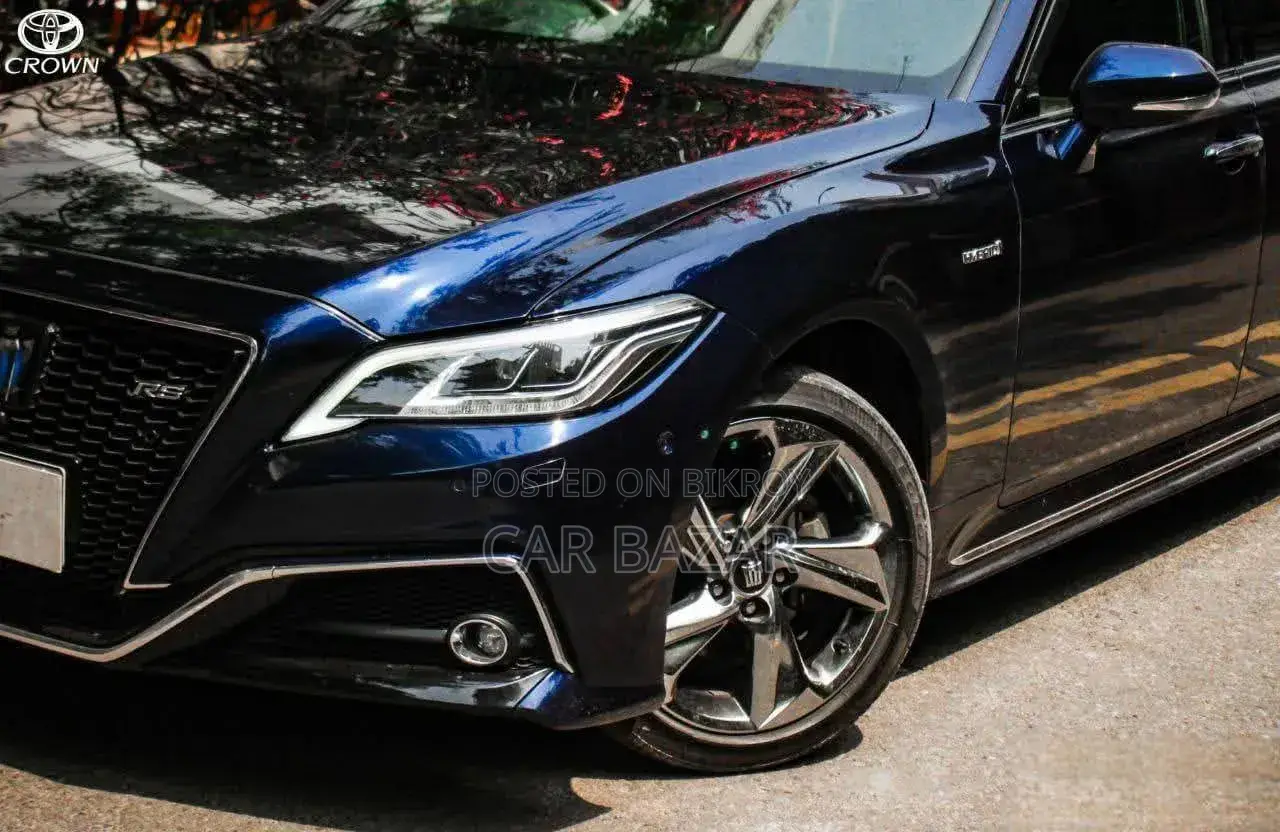 Toyota Crown 2018 ব্লু