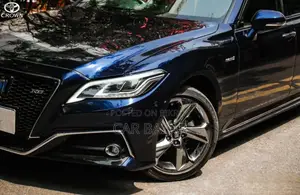 Toyota Crown 2018 ব্লু