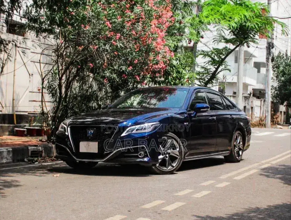 Toyota Crown 2018 ব্লু