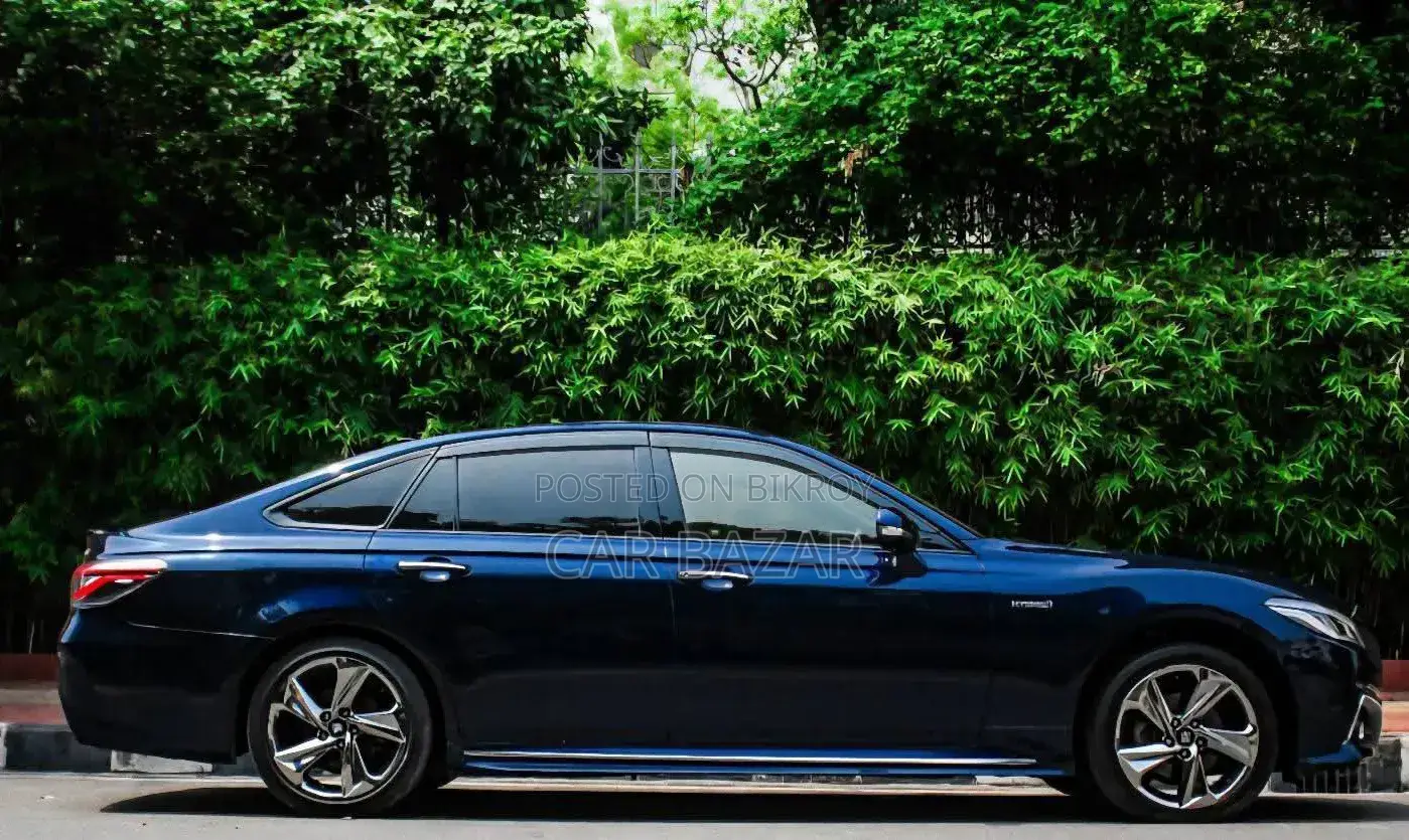 Toyota Crown 2018 ব্লু
