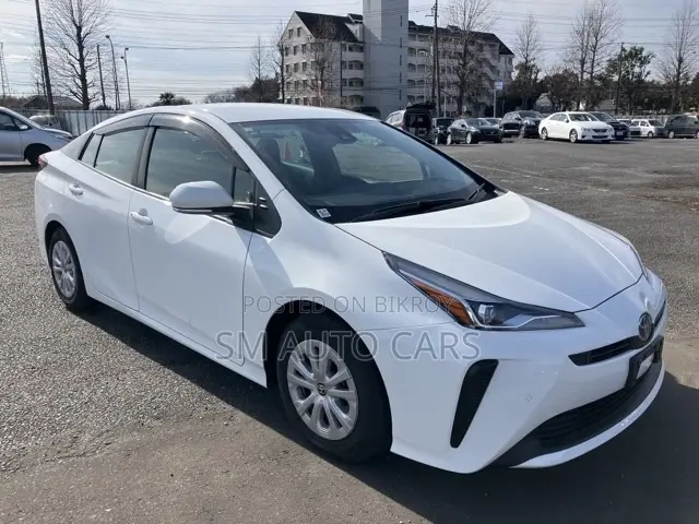 Toyota Prius 2021 White