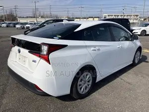 Toyota Prius 2021 White