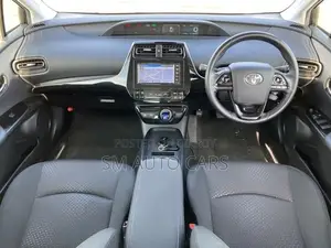 Toyota Prius 2021 White