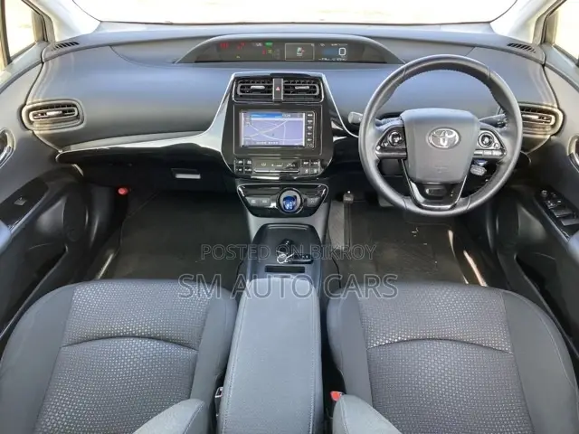 Toyota Prius 2021 White