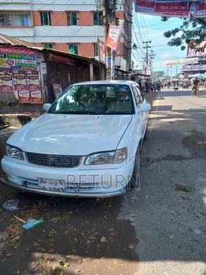 Toyota Corolla Automatic 1999 White