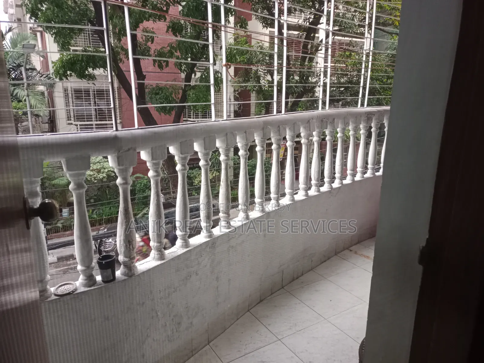 গুলশানে অনিক রিয়েল এস্টেটের ৪ বেডরুমের অ্যাপার্টমেন্ট বিক্রয়ের জন্য