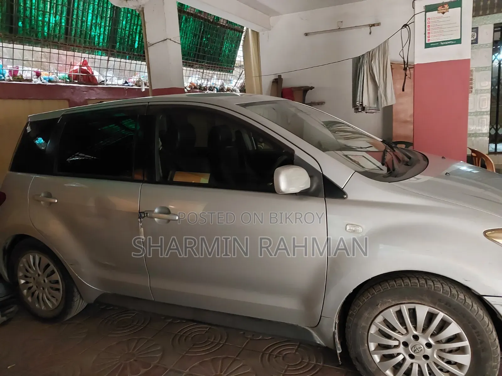 Toyota IST 2004 Silver