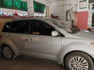 Toyota IST 2004 Silver