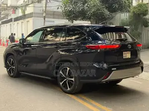 Toyota Highlander 2022 ব্লু