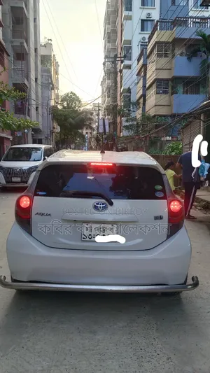 Toyota Aqua 2013 Pearl