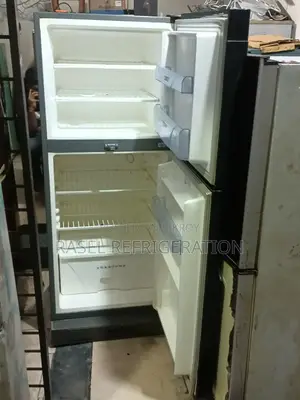 337 লিটার রানিং ওয়ালটোন কমপানির ফিরিজ বিক্রি করা হবে।