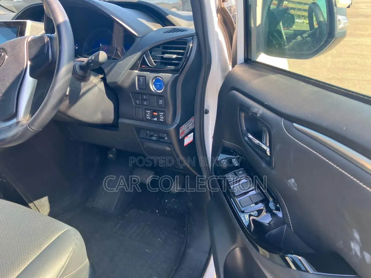 Toyota Esquire 1.8 FWD Hybrid (7 Seater) 2021 Pearl