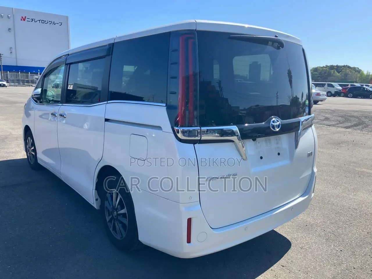 Toyota Esquire 1.8 FWD Hybrid (7 Seater) 2021 Pearl